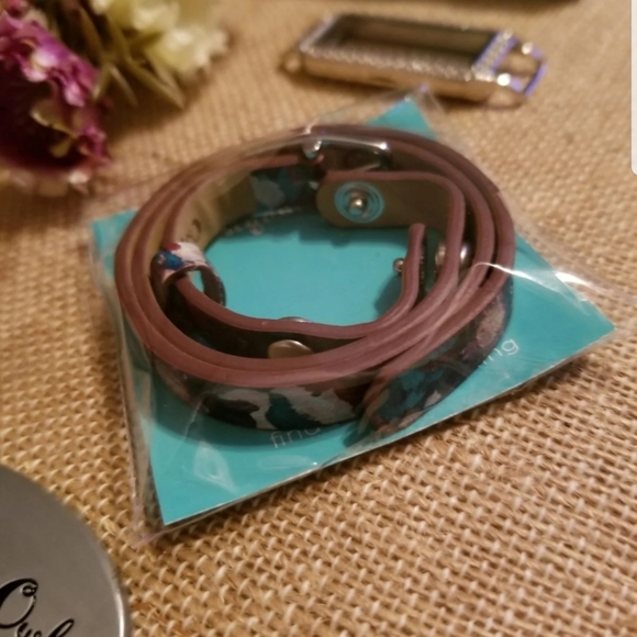 Locket BAR w Floral WRAP BRACELET 7/8" - Picture 2 of 3